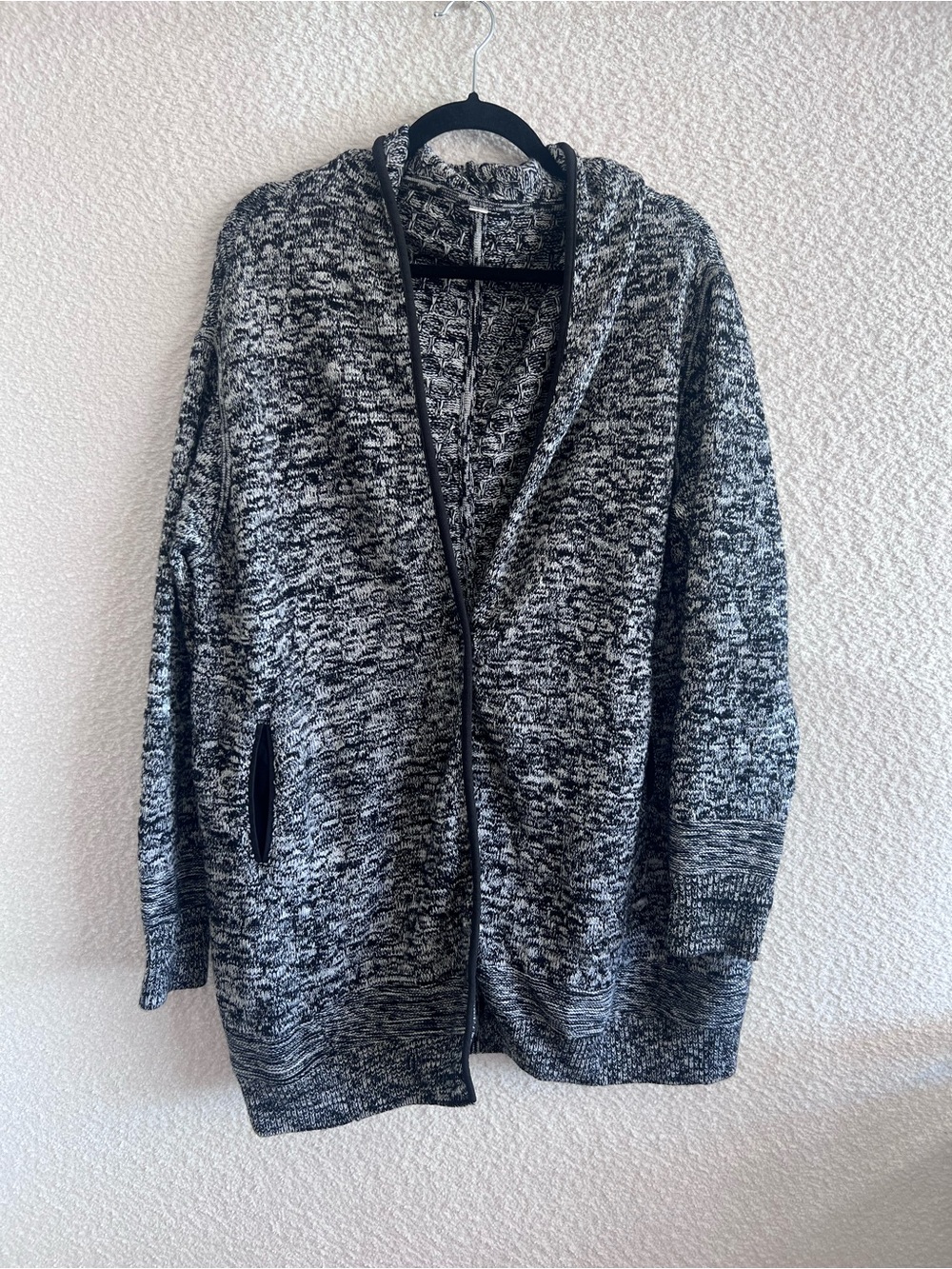 Lululemon Women’s Cardi All Day‎ Cardigan Black White Sweater Oversized Size M/L
